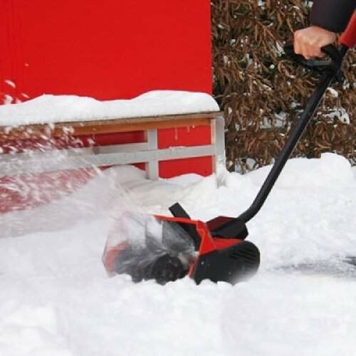 Маленький снегоуборщик для придомовых дорожек и тротуарной плитки