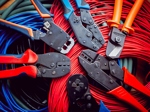 Как правильно выполнить обжим силового кабеля наконечниками?