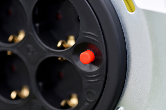 Сетевой удлинитель 2Е 4XSchuko на катушке ІР20" 3G 1.5 мм 25 м серо-желтый (2E-U04REM25M) изображение 7