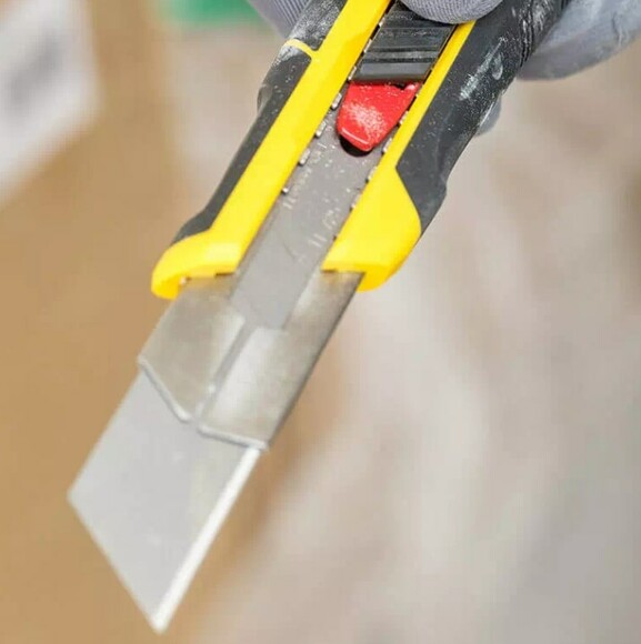 Нож с отламывающимися сегментами Stanley FatMax (FMHT10339-0) изображение 2