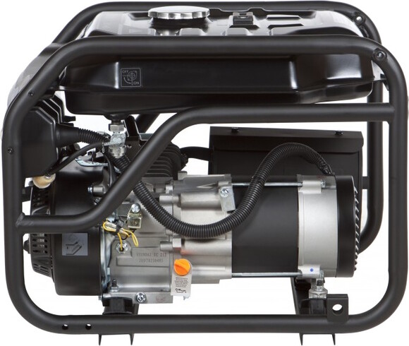 Бензиновый генератор Hyundai HHY 3050F изображение 4