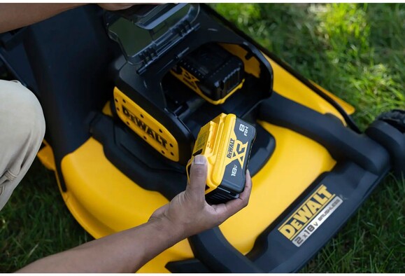 Аккумуляторная газонокосилка DeWALT DCMWP134W2 изображение 13