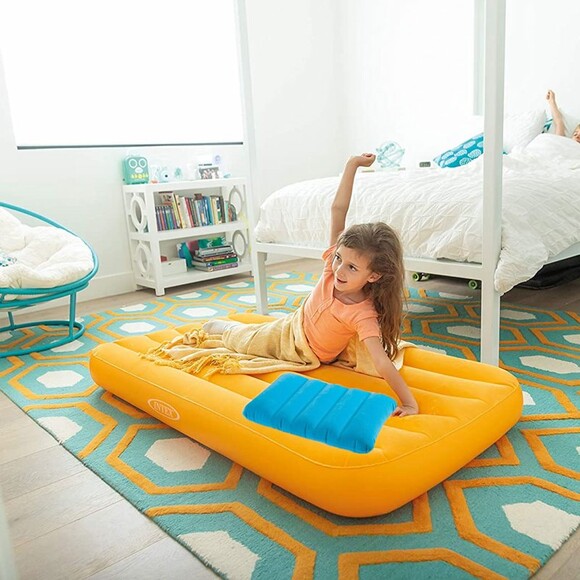 Детский надувной матрас Intex Жёлтый + надувная подушка 88x157x18см Cozy Kidz (66801-4) изображение 2