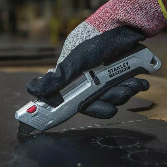 Нож безопасный с лезвиями для отделочных работ Stanley Tri-Slide Premium (FMHT10367-0) изображение 4