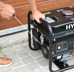 Бензиновий генератор Hyundai HHY 3000F фото 2