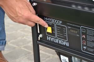 Бензиновий генератор Hyundai HHY 3000F фото 6