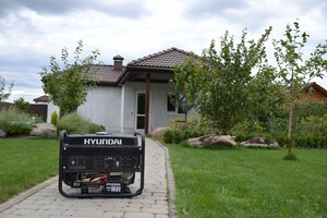 Бензиновый генератор Hyundai HHY 3000FE изображение 6