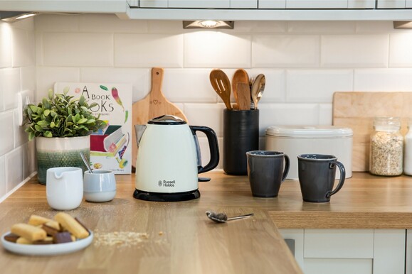 Электрочайник Russell Hobbs Colours Plus Mini (24994-70) изображение 8