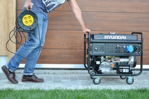 Бензиновий генератор Hyundai HHY 9000FE фото 2