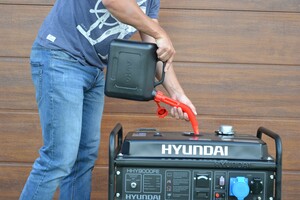 Бензиновий генератор Hyundai HHY 9000FE фото 3