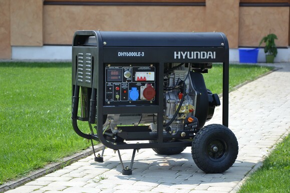 Дизельный генератор Hyundai DHY 6000LE-3 изображение 2