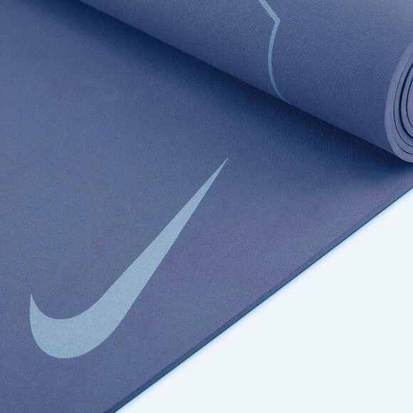 Килимок для йоги Nike YOGA MAT 4 мм, 61х172 см (блакитний) (N.100.7517.407.OS) фото 4