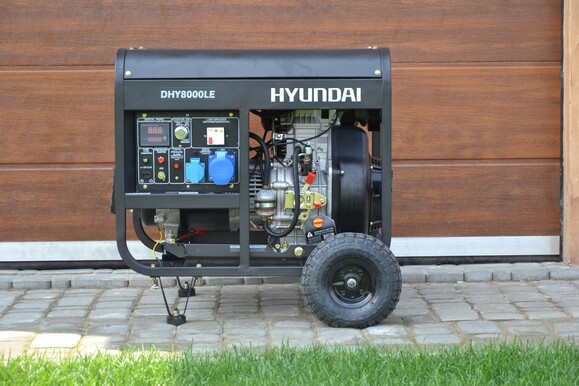 Дизельный генератор Hyundai DHY 8000LE изображение 8