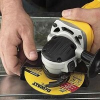 Особенности DeWalt DWE490 9