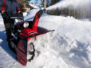 Бензиновий снігоприбирач Honda HSS970 ETS фото 3