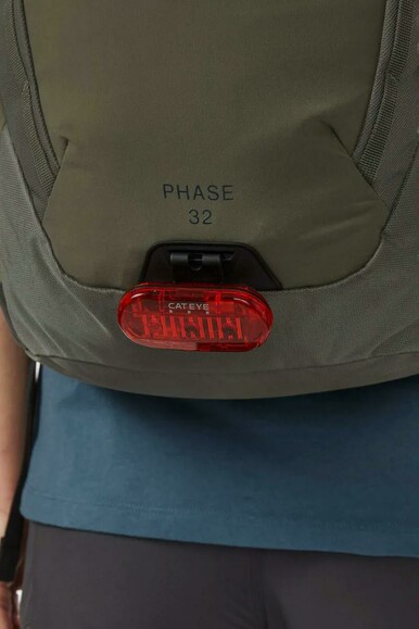 Міський рюкзак Lowe Alpine Phase 32, Light Khaki Medium (LA FDP-98-LKH-32) фото 5