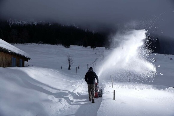 Бензиновый снегоуборщик Al-ko Snowline 620 E II изображение 2