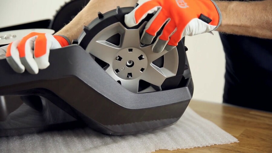 How to install the Terrain Kit on a 400 series Husqvarna Automower®